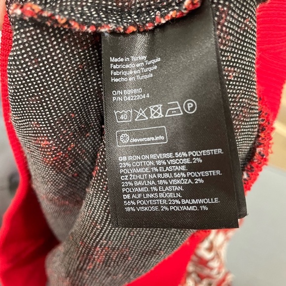 H&M Size 4 Flower Sweater - Picture 4 of 4